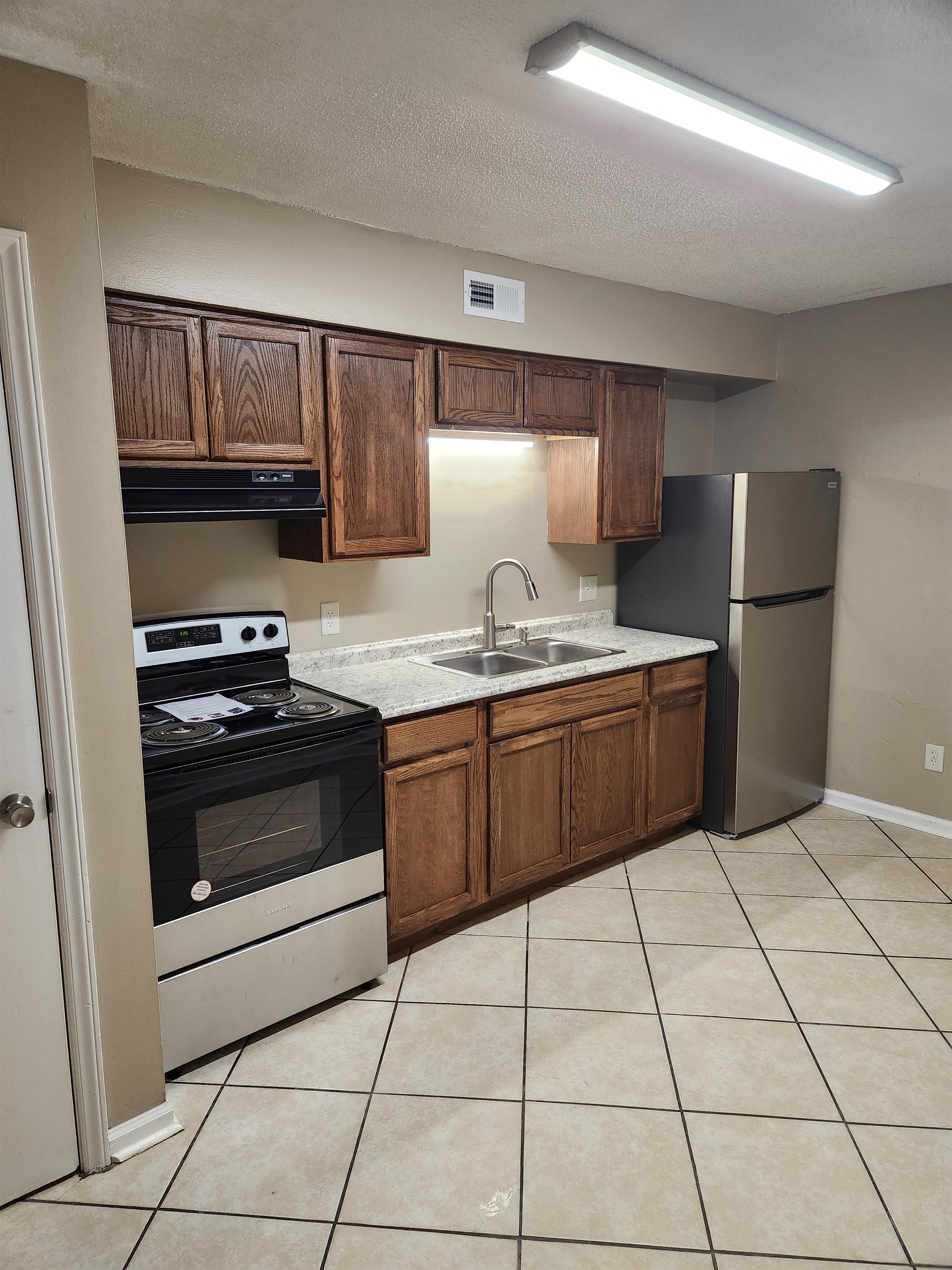 2821 Club Plaza Rd - A